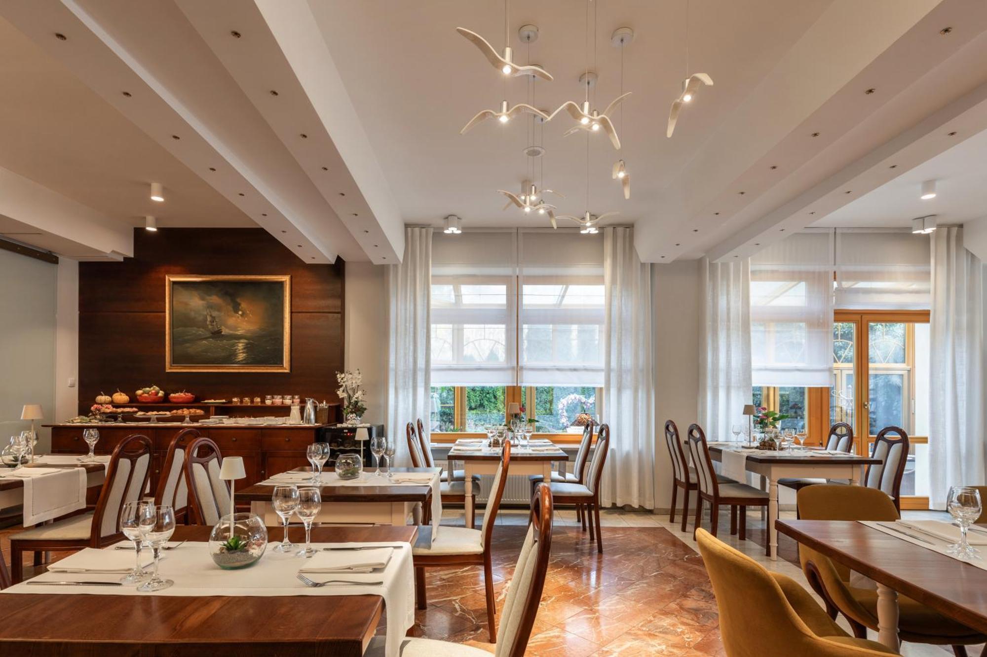 Hotel Bartan Gdansk Seaside Bagian luar foto