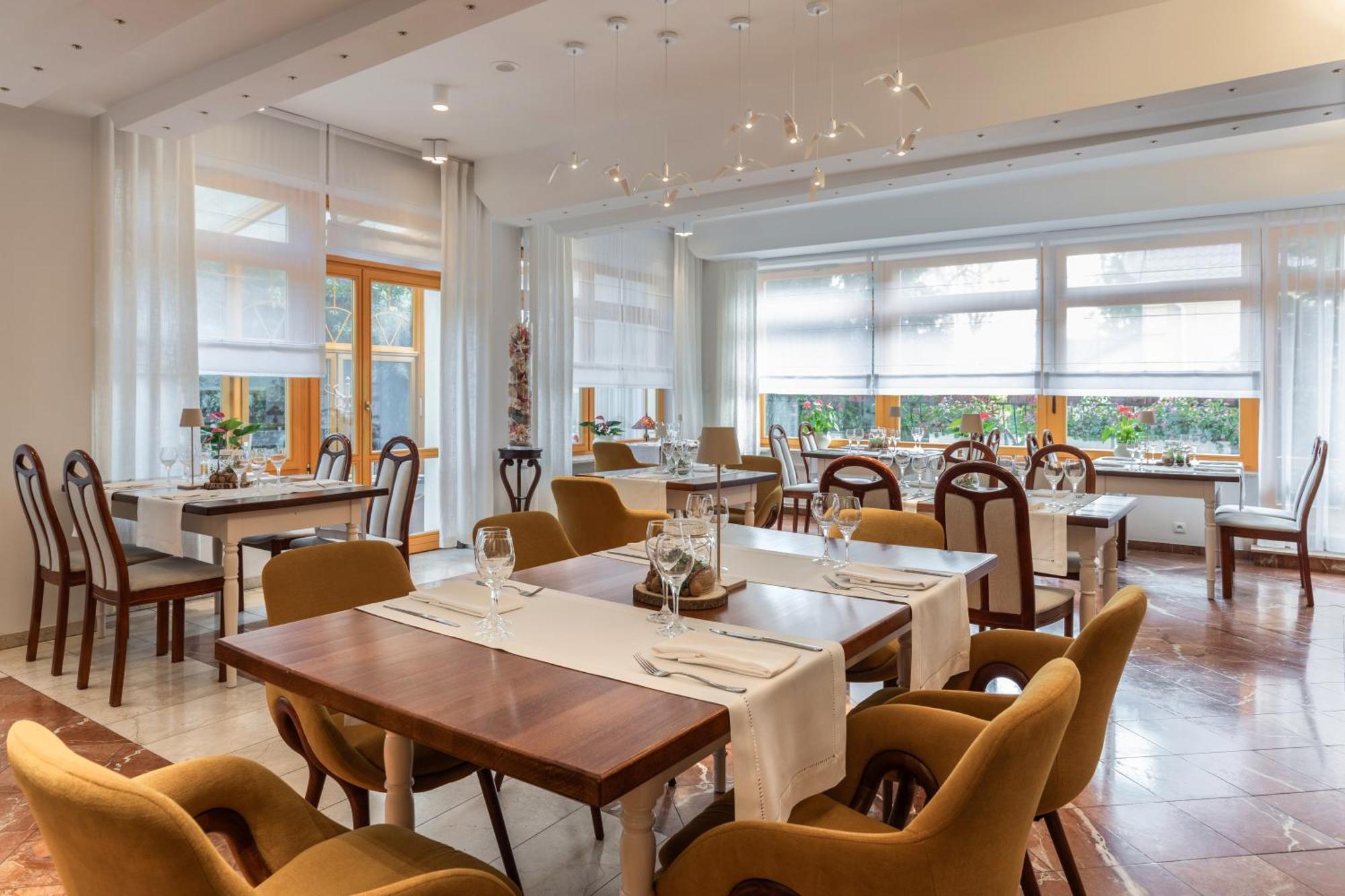 Hotel Bartan Gdansk Seaside Bagian luar foto